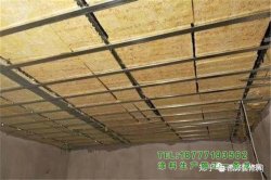 樓上太吵了。做一個(gè)隔音的天花板有用嗎？你想做嗎？